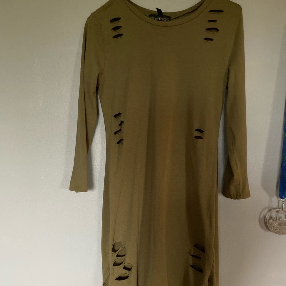Green distressed half sleeved dress